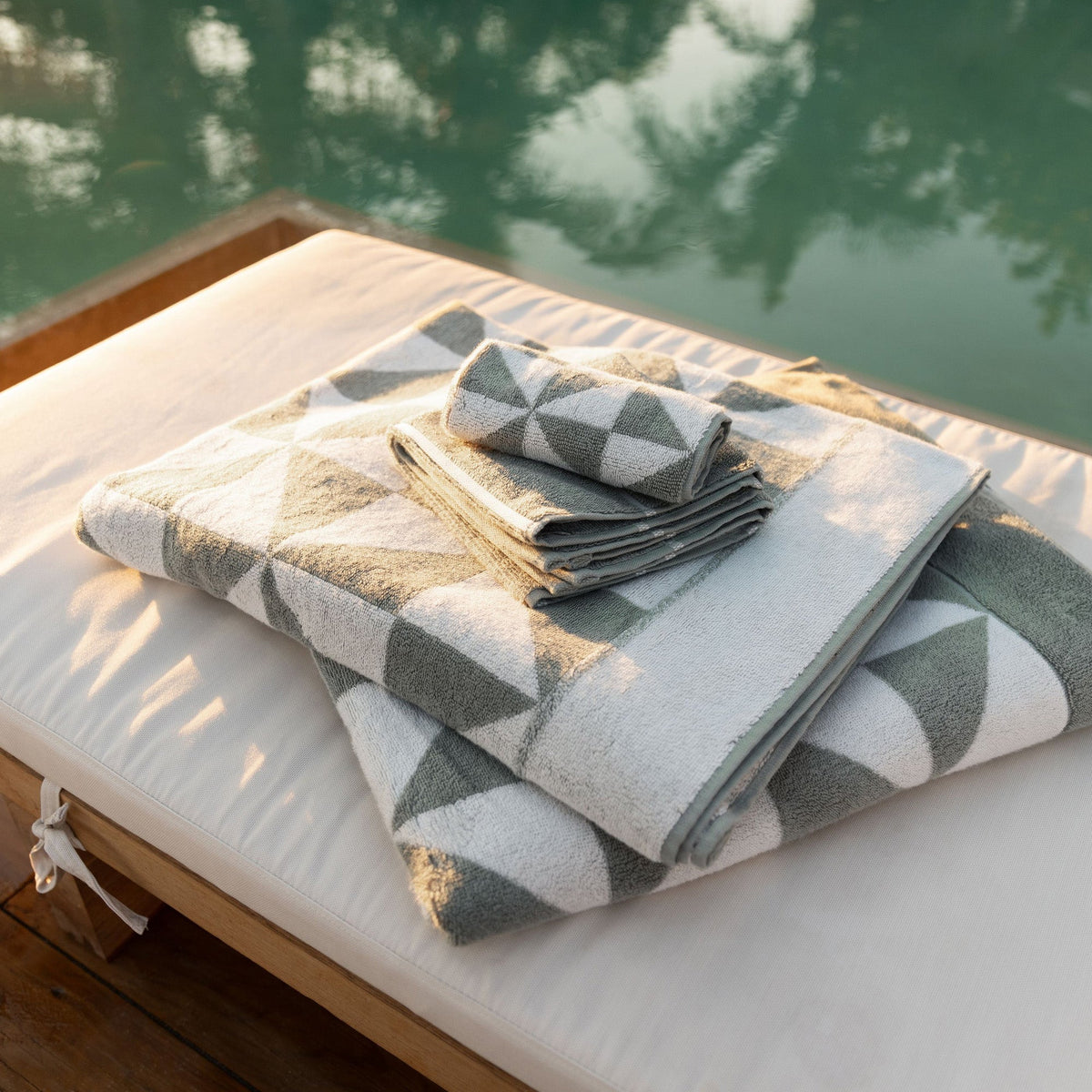 UMBRA - Australian Cotton Towels 100% Cotton